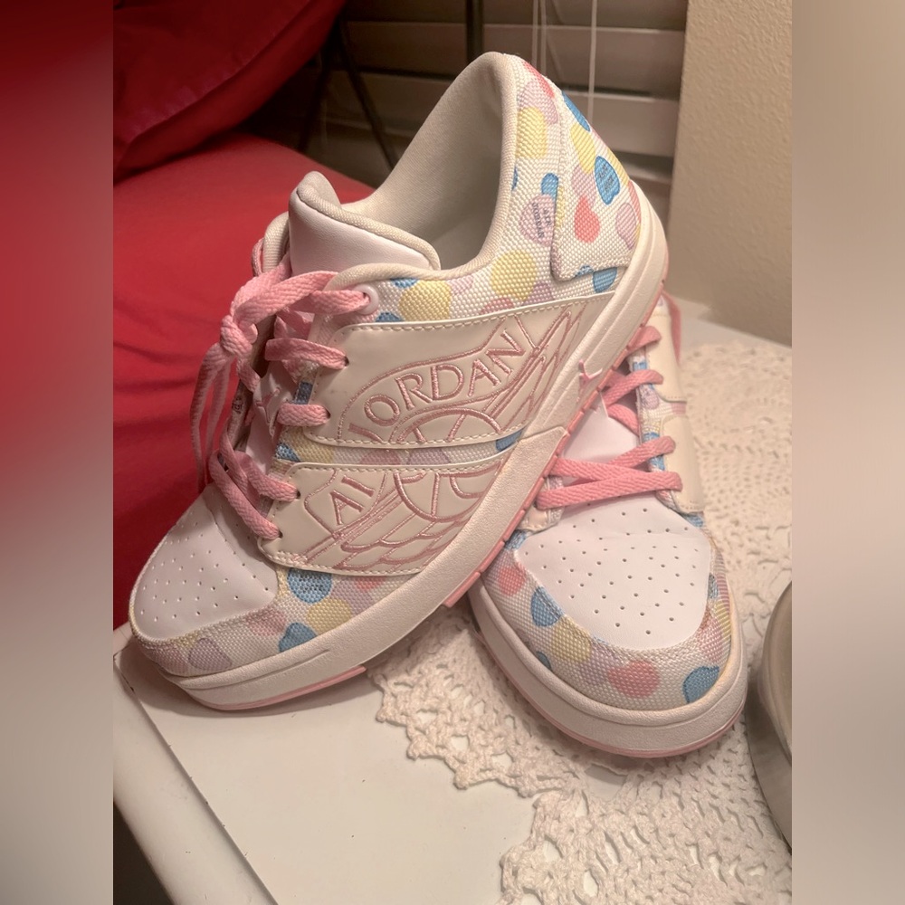 Girls Rare Air Jordans size 5